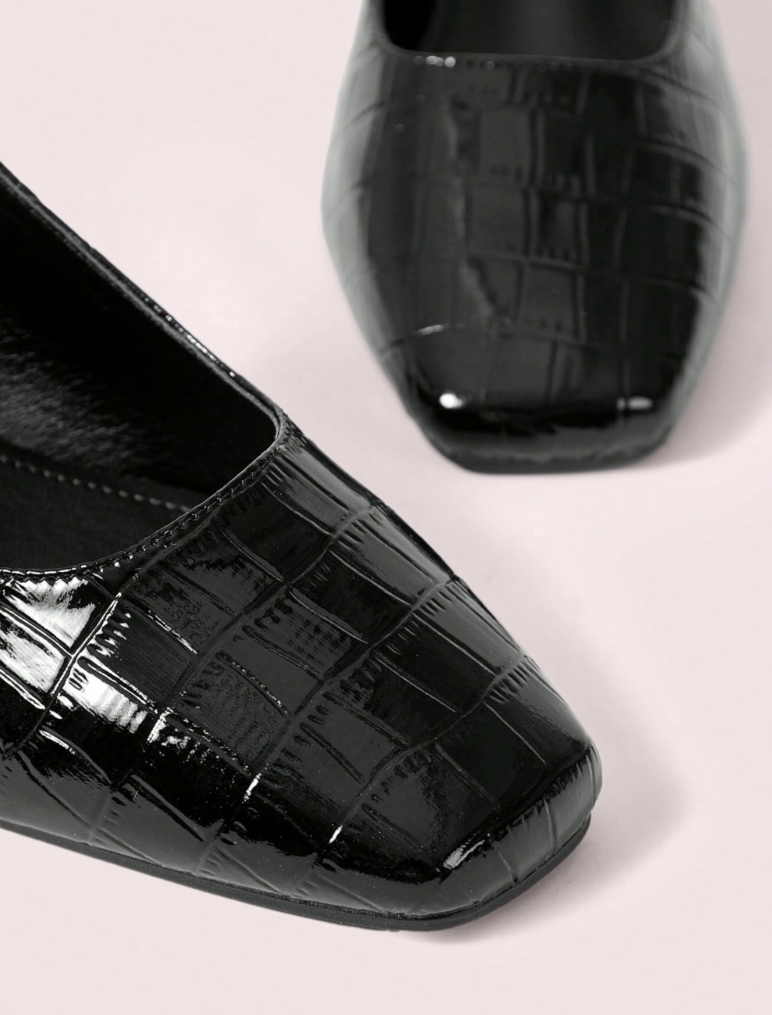 Pre-order: Moira Heels
