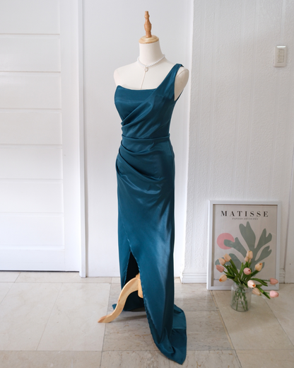 Pre-order: Flavia Dress