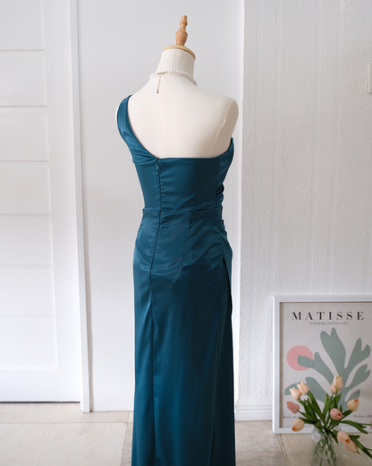 Pre-order: Flavia Dress