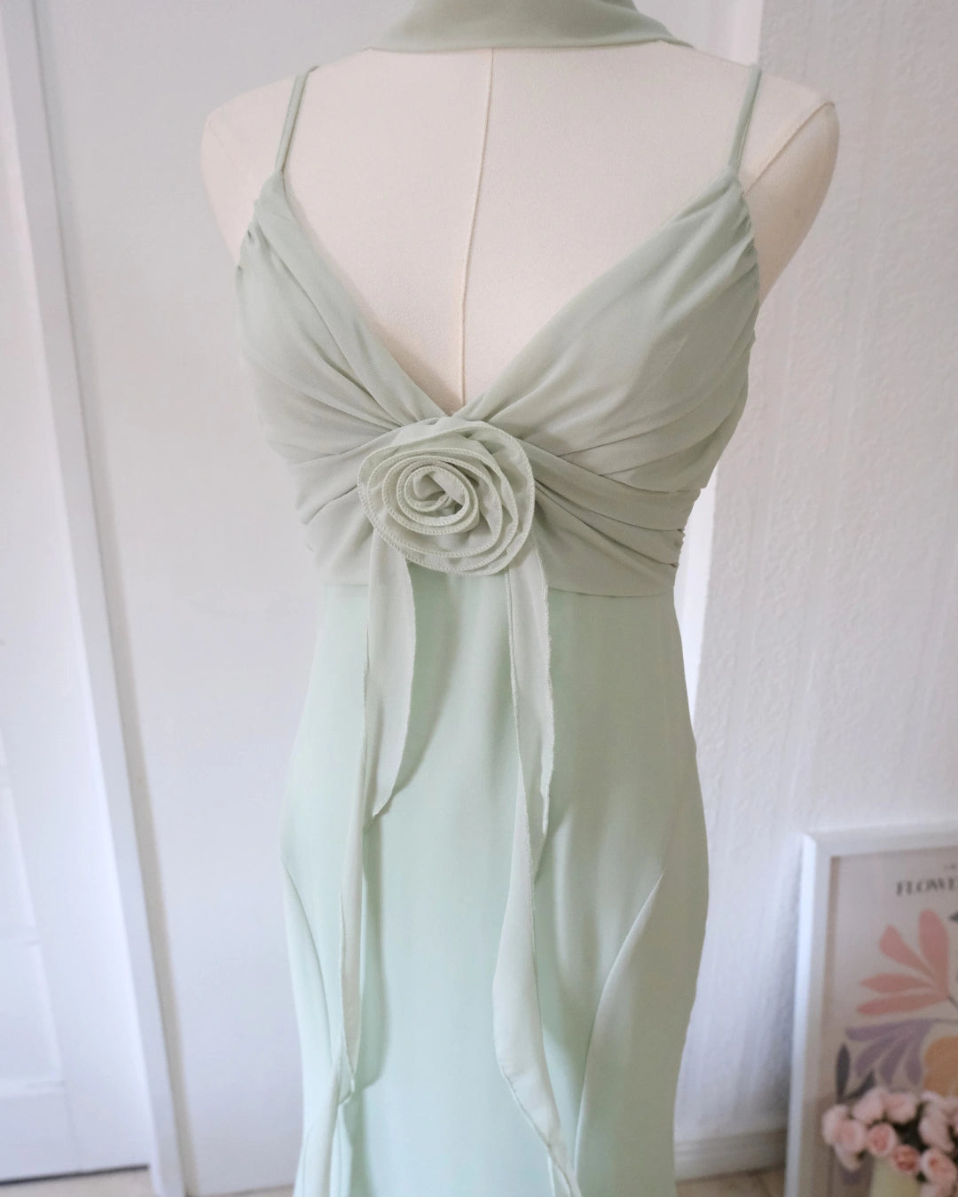 Pre-order: Resea Dress
