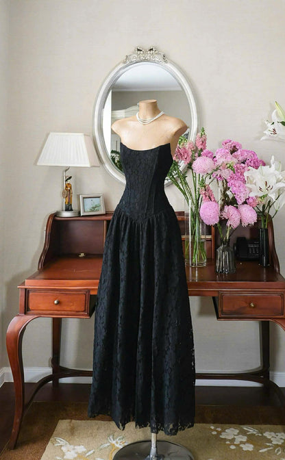 Pre-order: Mortea Dress