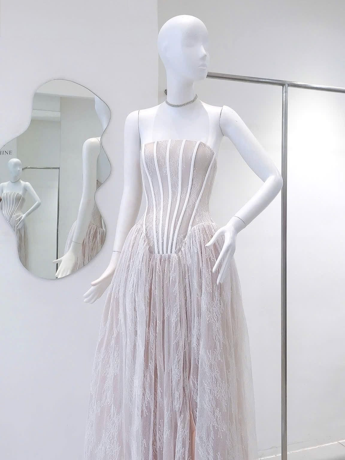 Pre-order: Taria Dress